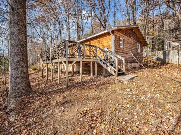 3620 Howard Gap Road, Saluda, NC 28773