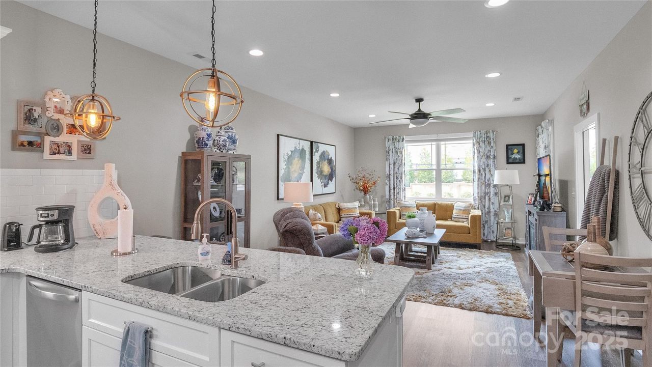 1508 28th Street Lane Se, Hickory, NC 28602 Main Photo