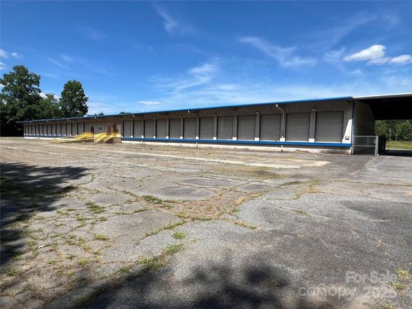 754 18th Street NE, Hickory, NC 28601