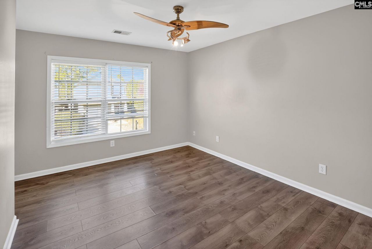 105 Whitton Court Photo 10