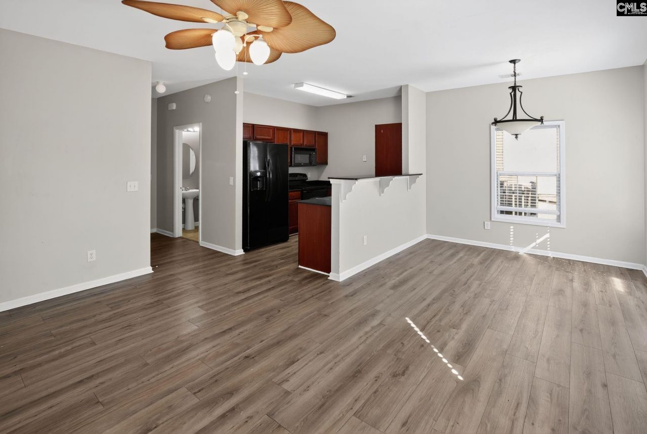 105 Whitton Court Photo 16