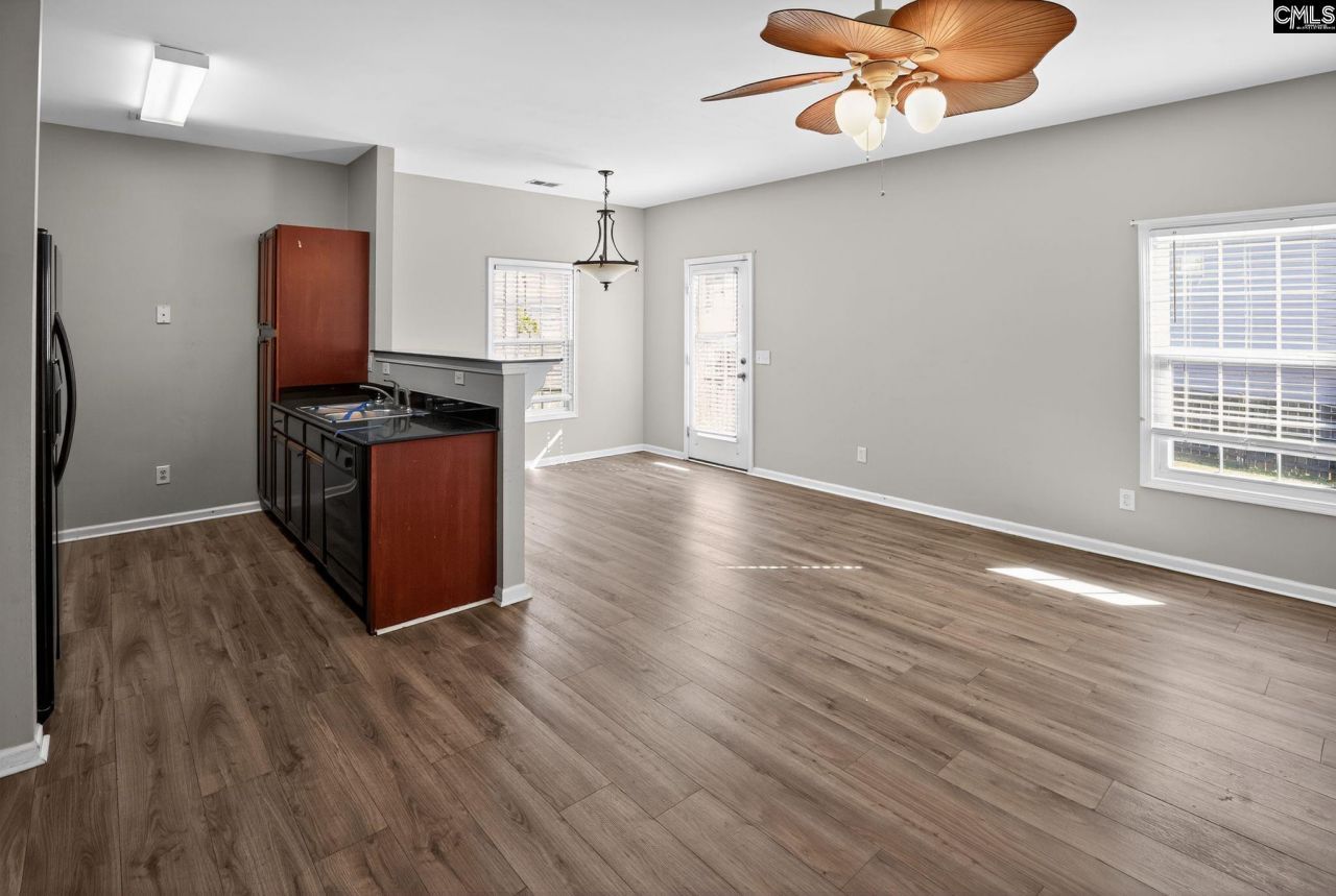 105 Whitton Court Photo 17