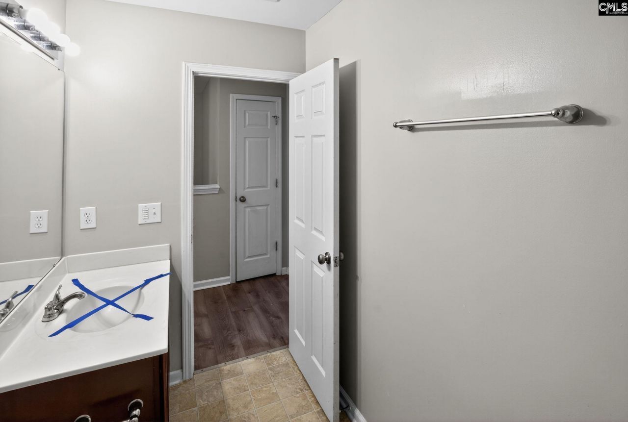 105 Whitton Court Photo 22