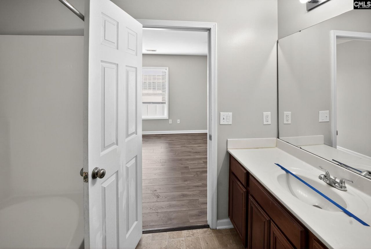 105 Whitton Court Photo 27