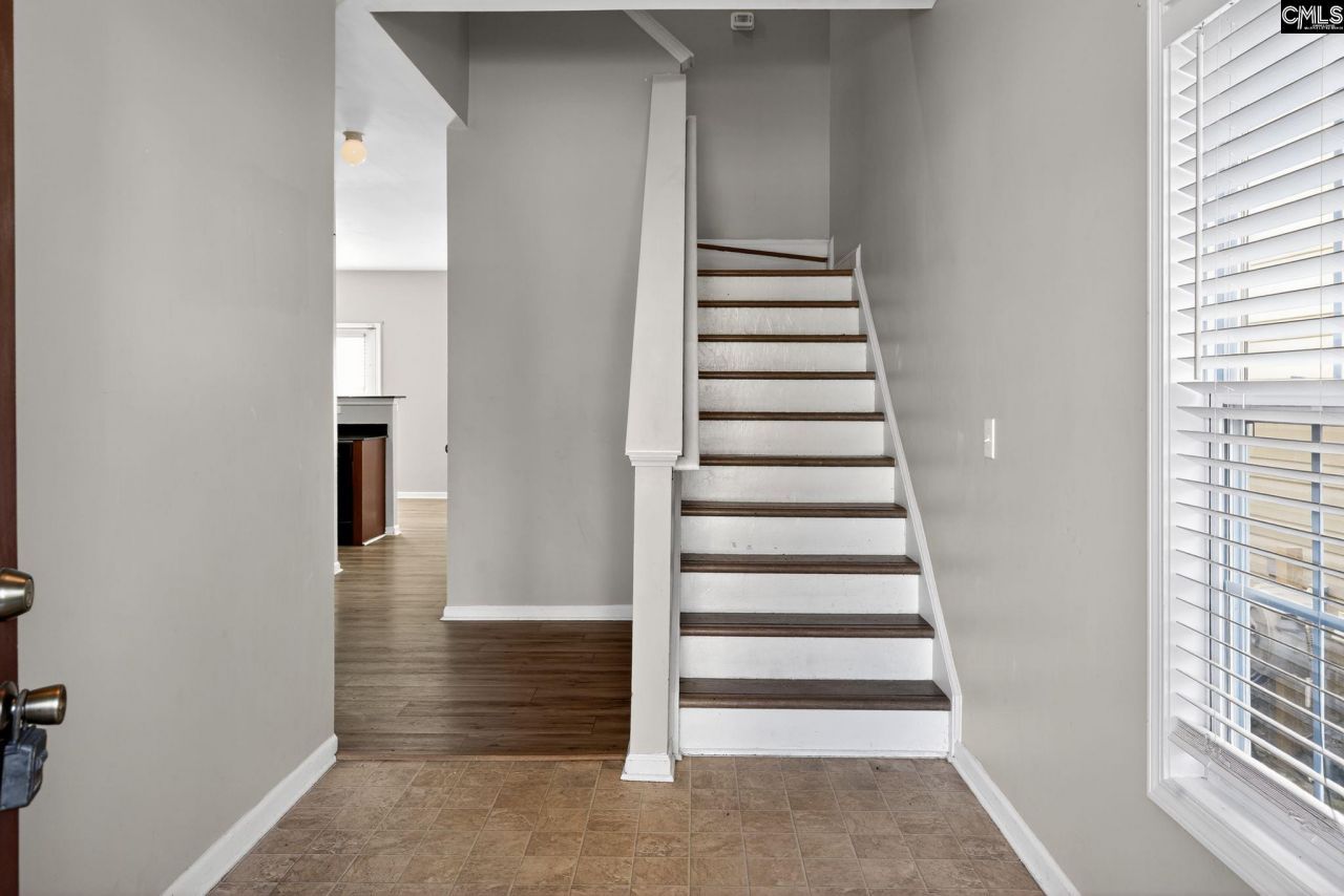 105 Whitton Court Photo 29