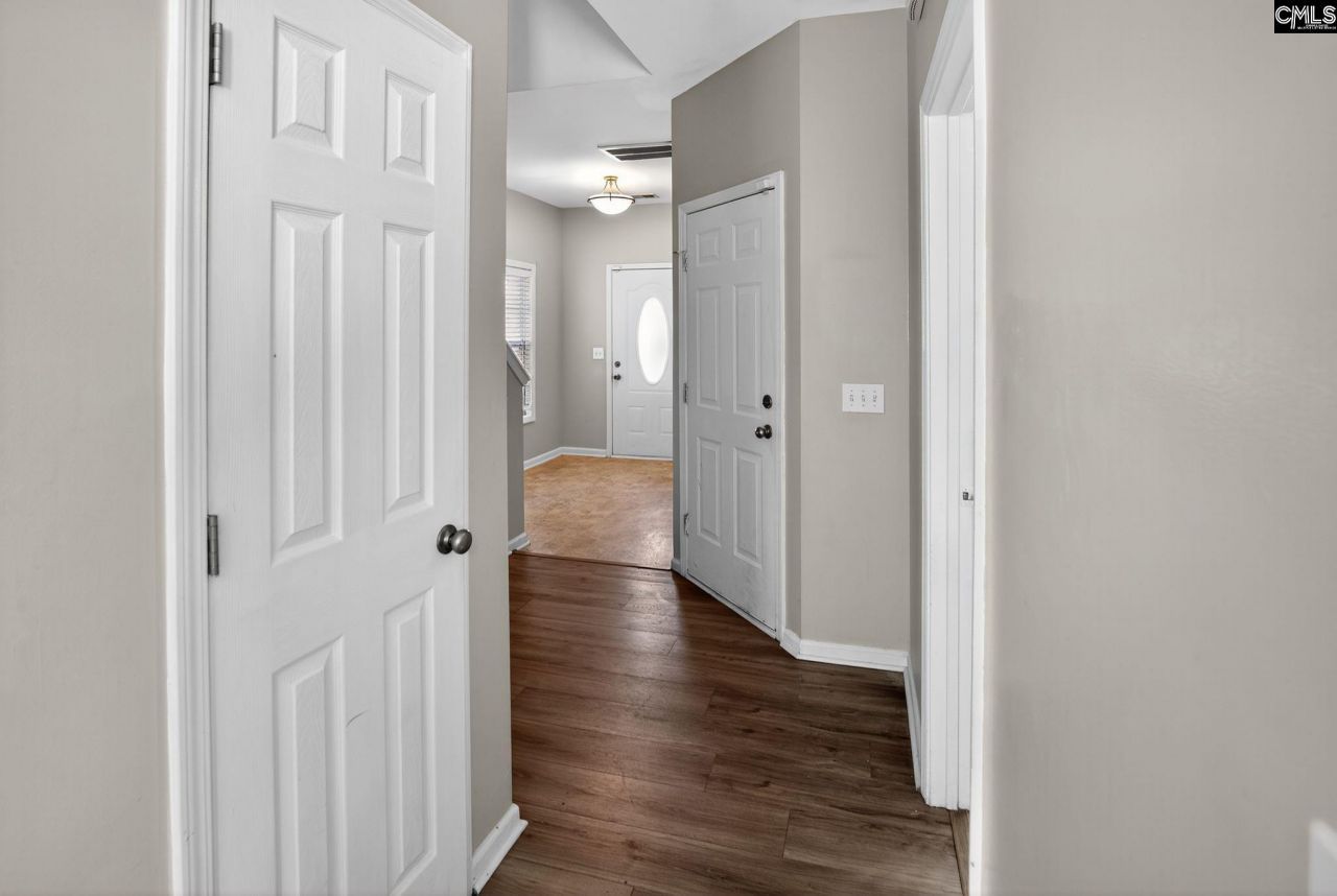 105 Whitton Court Photo 30