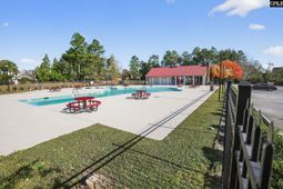 105 Whitton Court photo 4