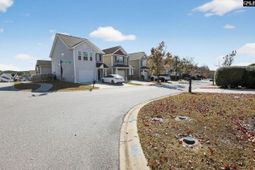 105 Whitton Court photo 4