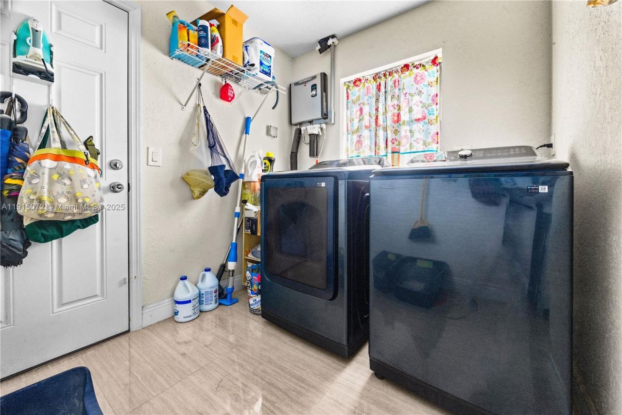 284 NW 92nd Ave, Coral Springs, FL 33071 Photo