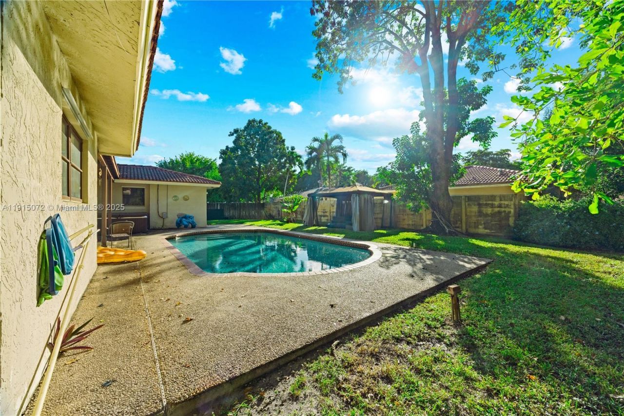 284 NW 92nd Ave, Coral Springs, FL 33071 Photo