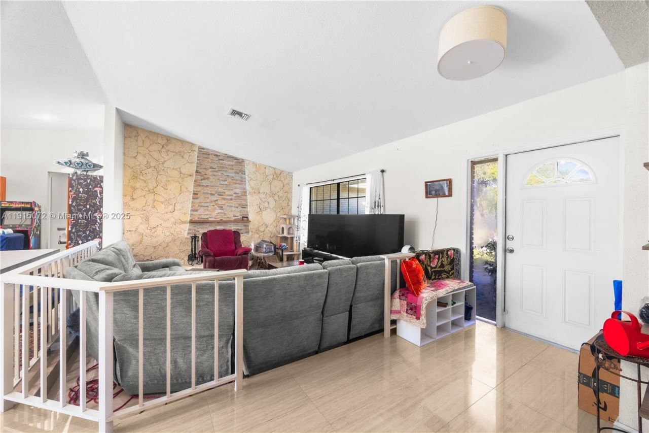 284 NW 92nd Ave, Coral Springs, FL 33071 Photo