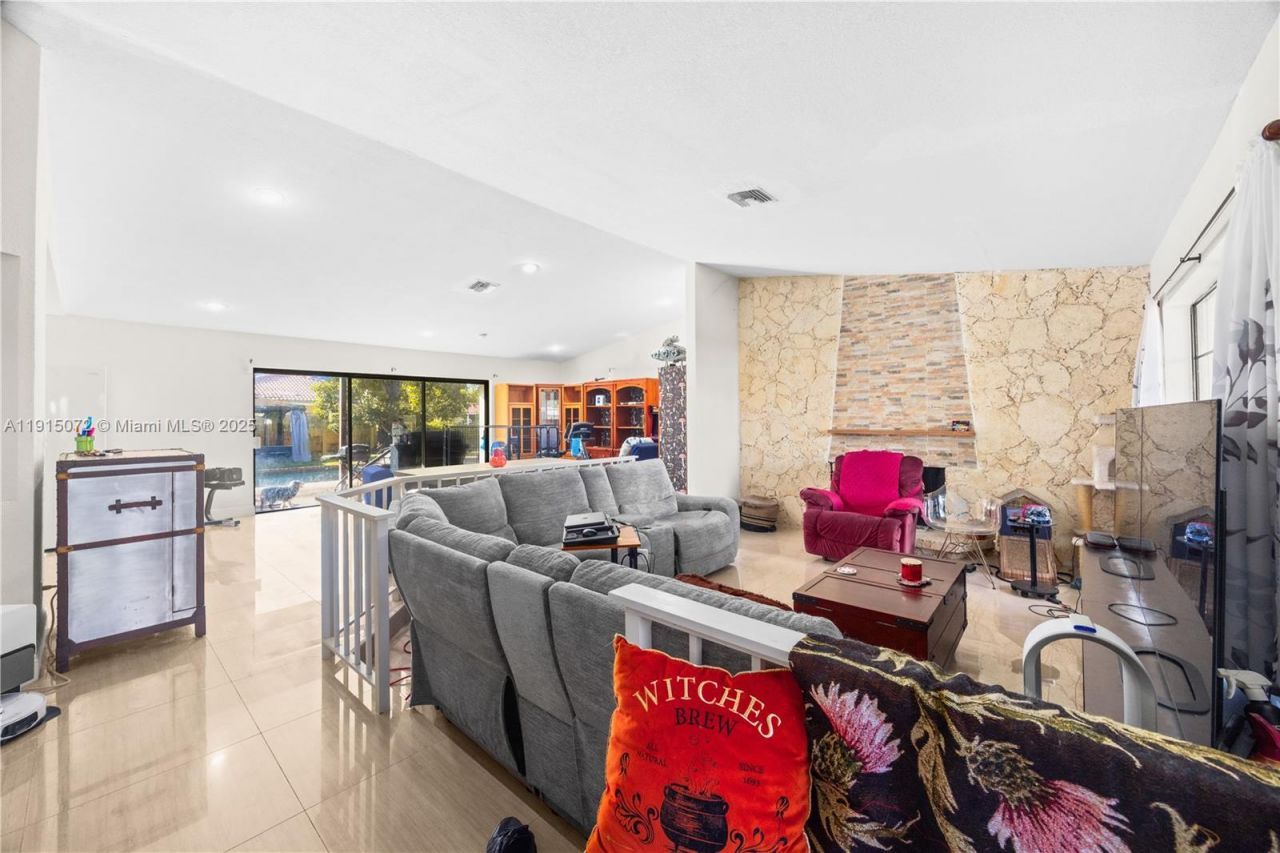 284 NW 92nd Ave, Coral Springs, FL 33071 Photo