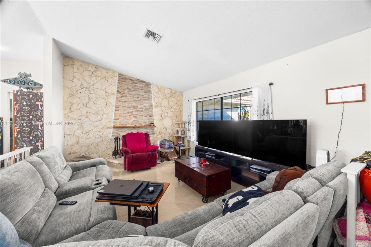 284 NW 92nd Ave, Coral Springs, FL 33071 Photo