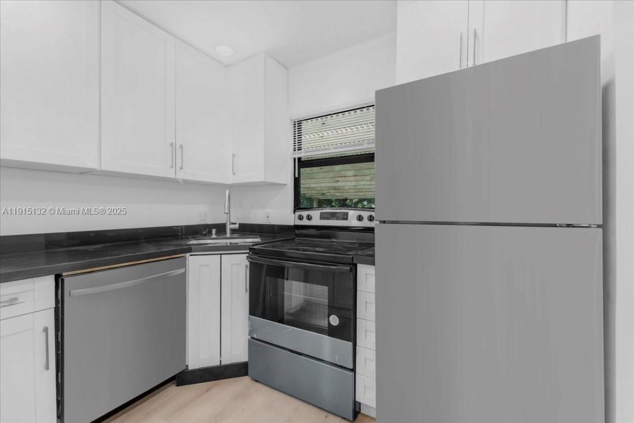 5220 SW 6 St, Miami, FL 33134 Photo