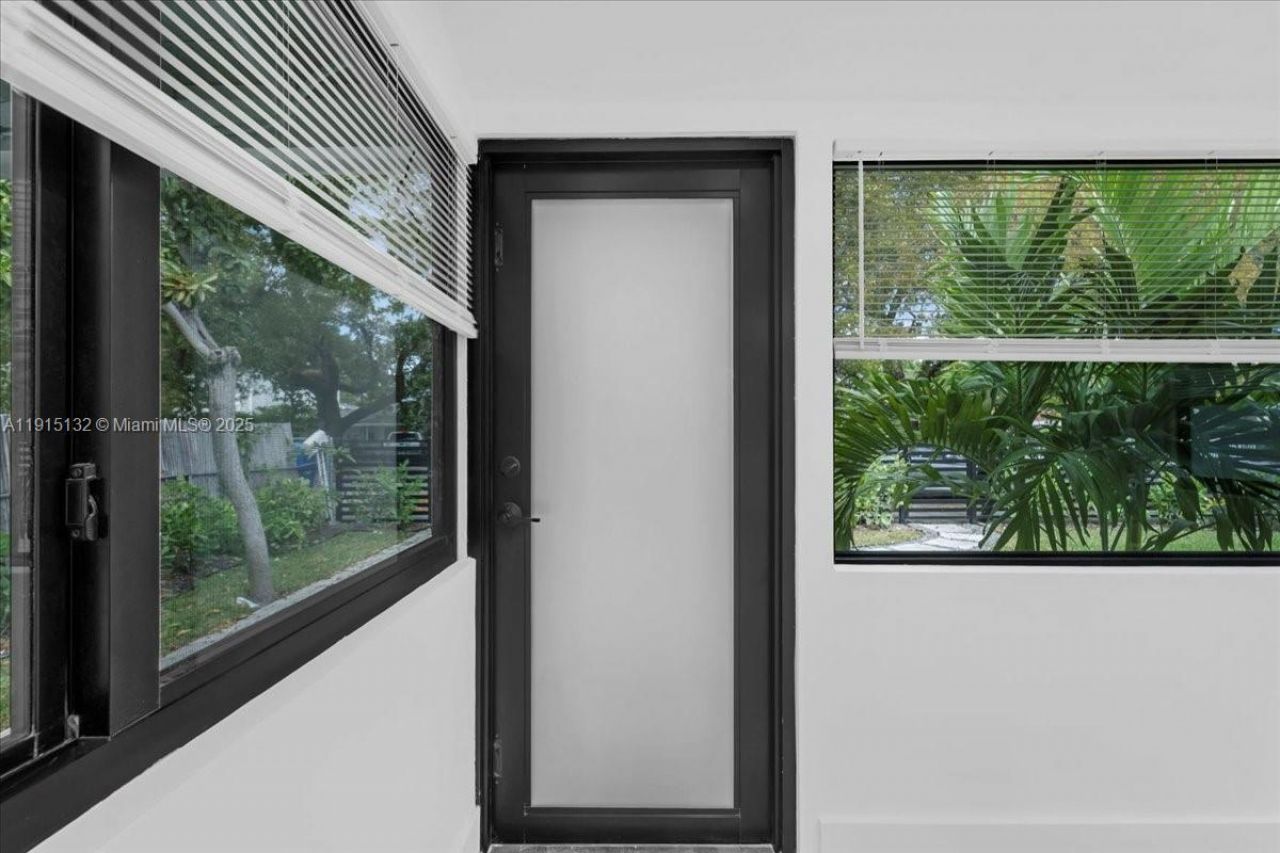 5220 SW 6 St, Miami, FL 33134 Photo