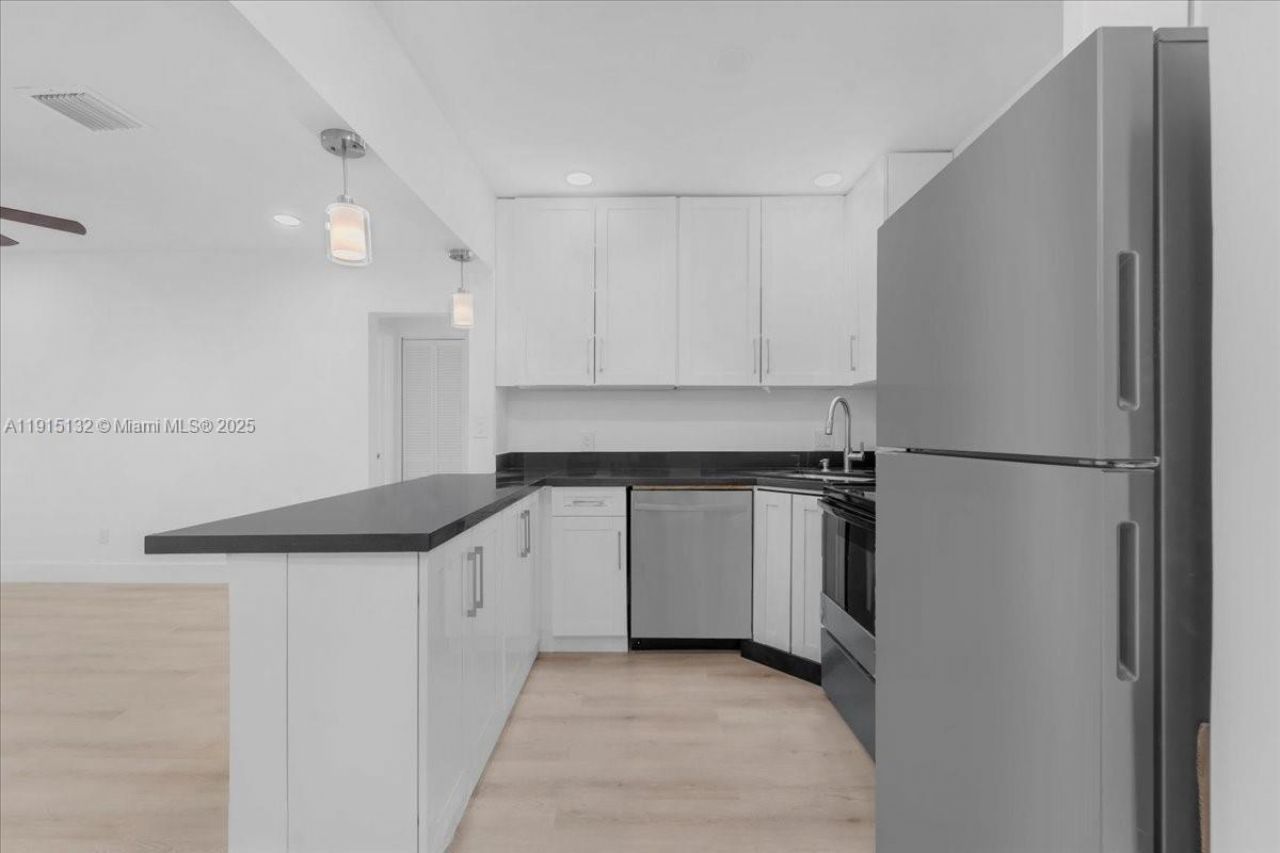 5220 SW 6 St, Miami, FL 33134 Photo