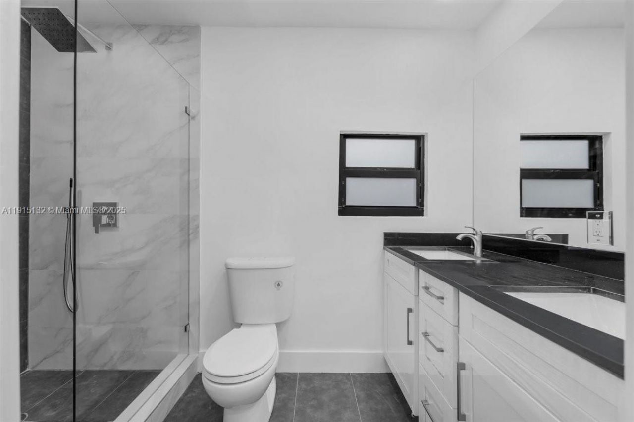 5220 SW 6 St, Miami, FL 33134 Photo