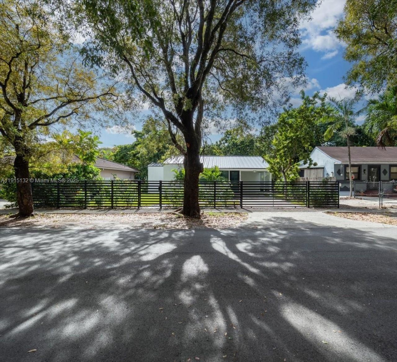 5220 SW 6 St, Miami, FL 33134 Photo