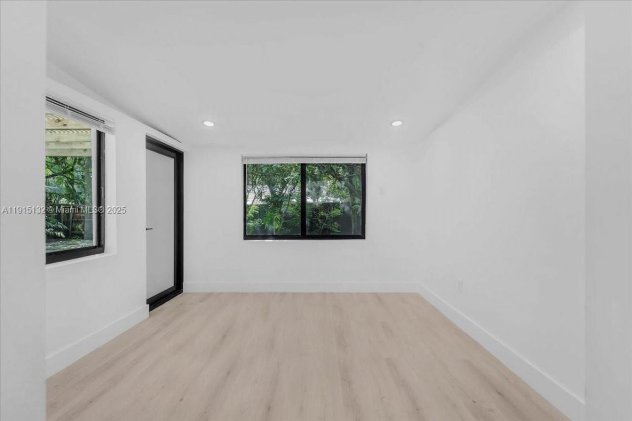 5220 SW 6 St, Miami, FL 33134 Photo