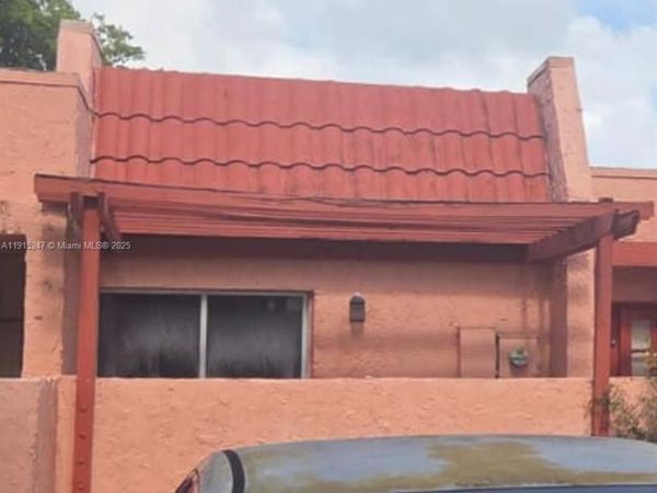 1524 NW 56th Ave, Unit 7, Lauderhill, FL 33313