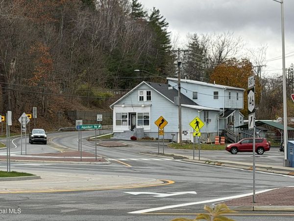 2855 Aqueduct Road, Schenectady, NY 12309