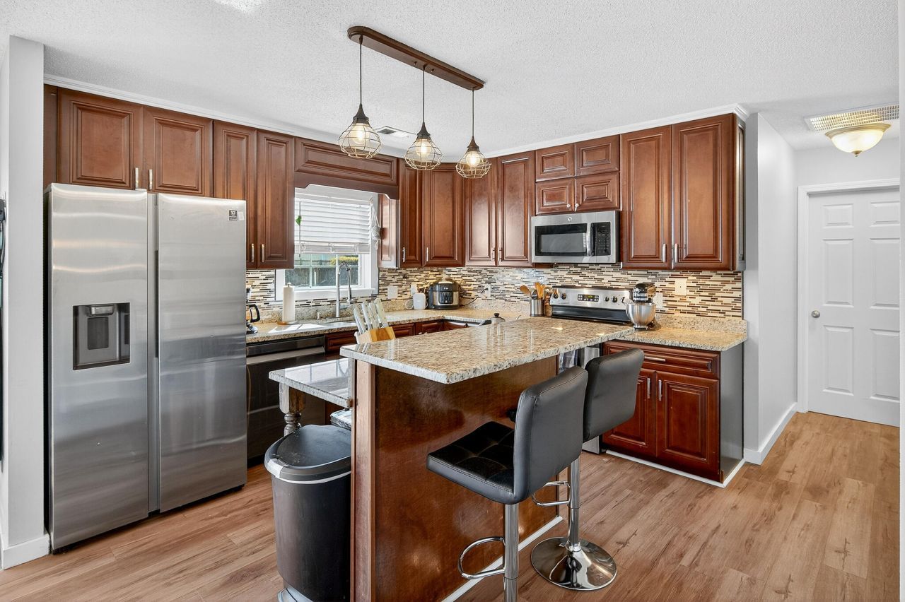 539 Holiday Drive Photo 10