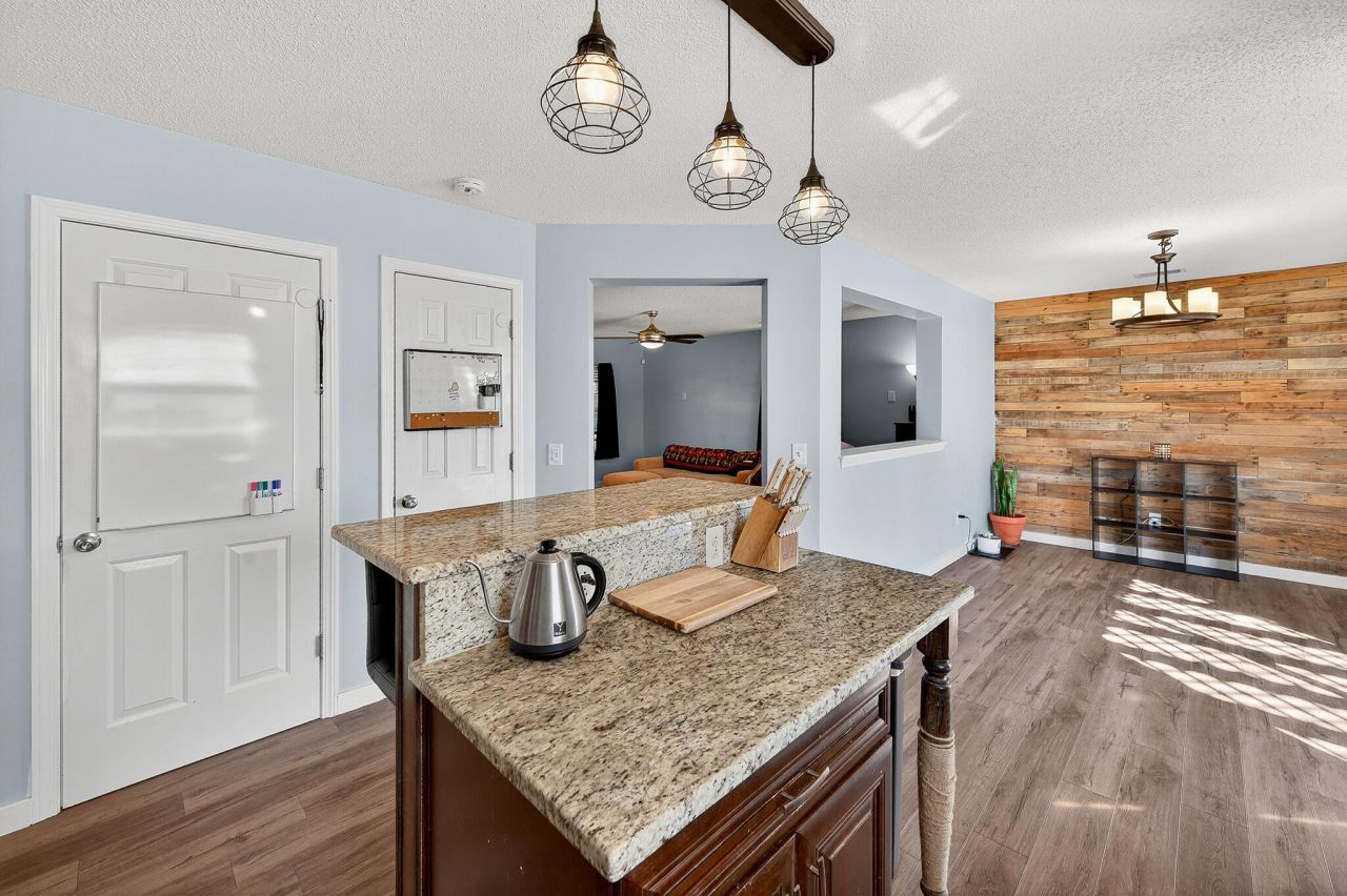 539 Holiday Drive Photo 11