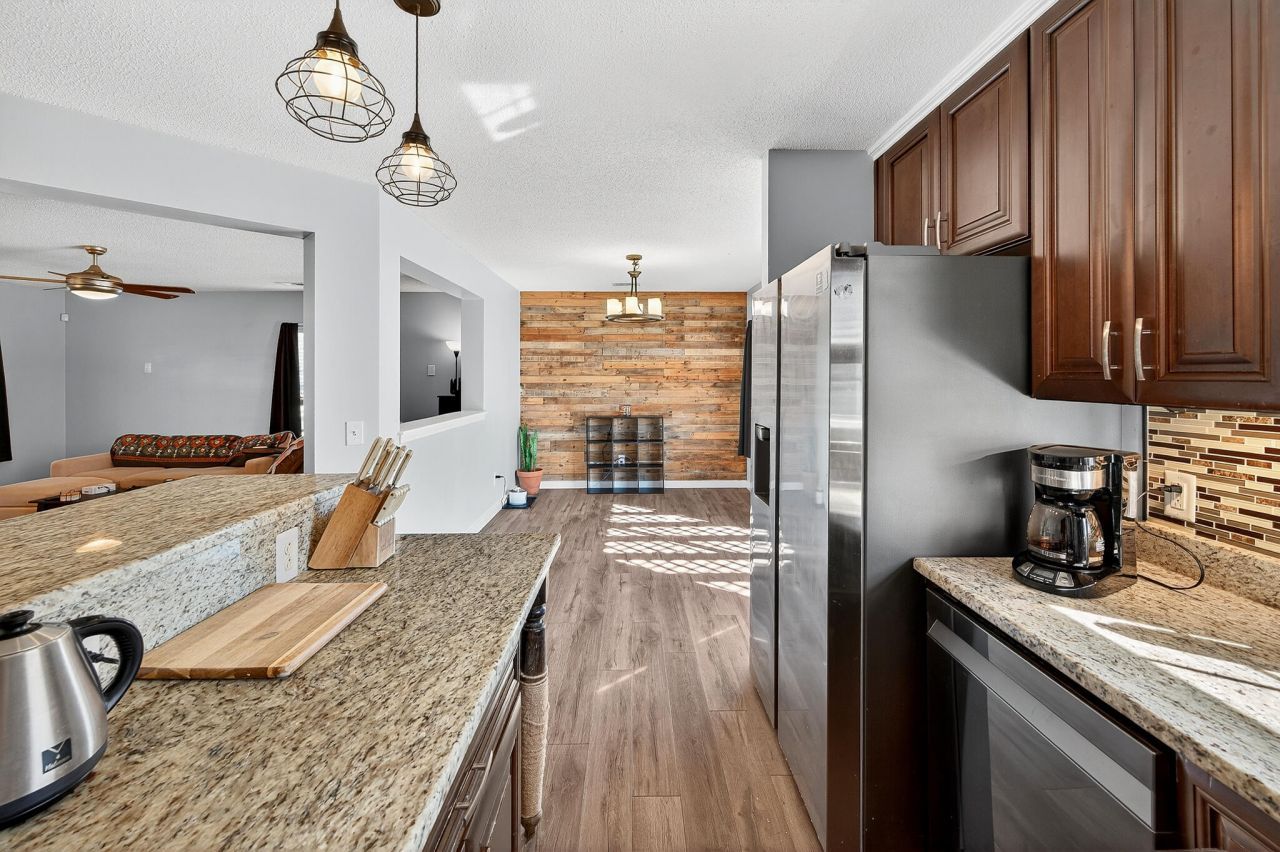 539 Holiday Drive Photo 13