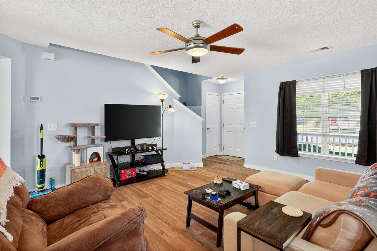 539 Holiday Drive Photo 4