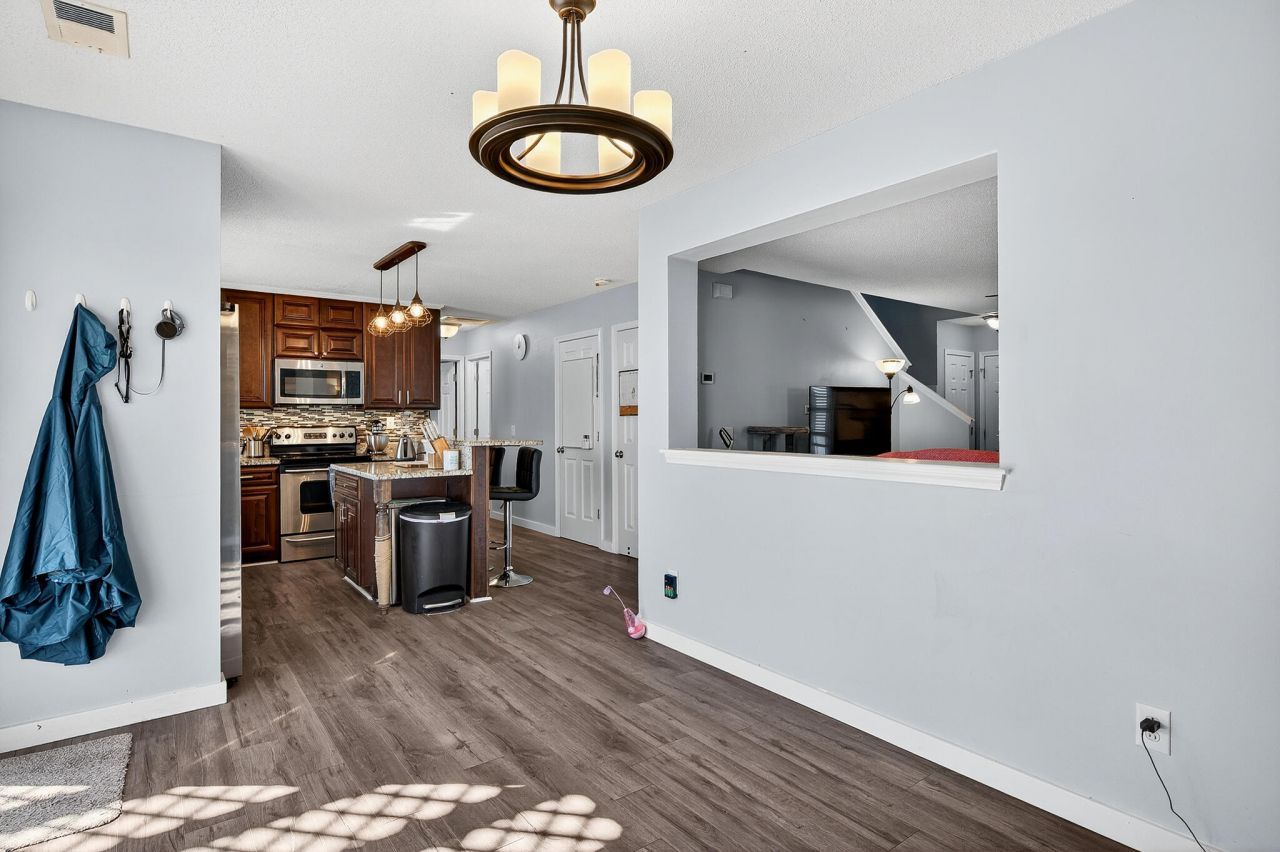 539 Holiday Drive Photo 6