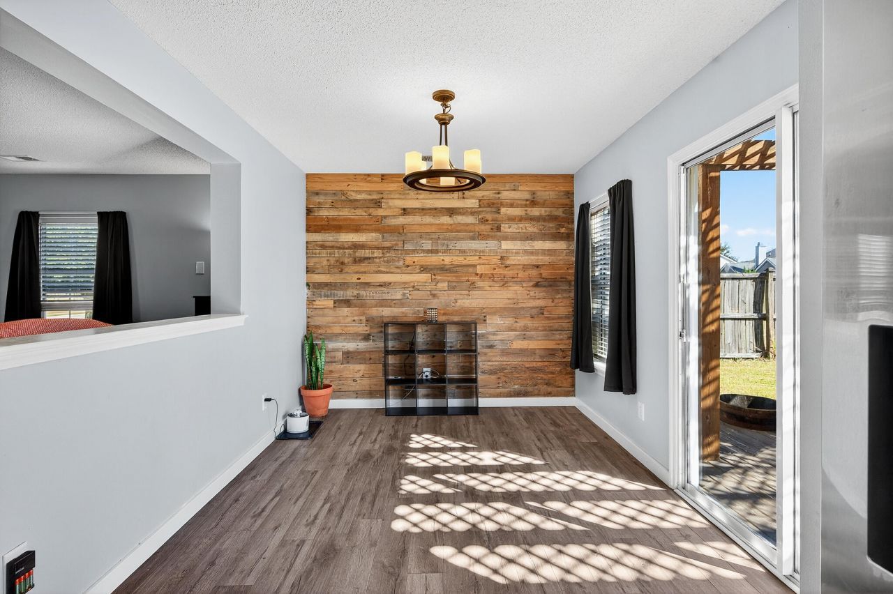 539 Holiday Drive Photo 8