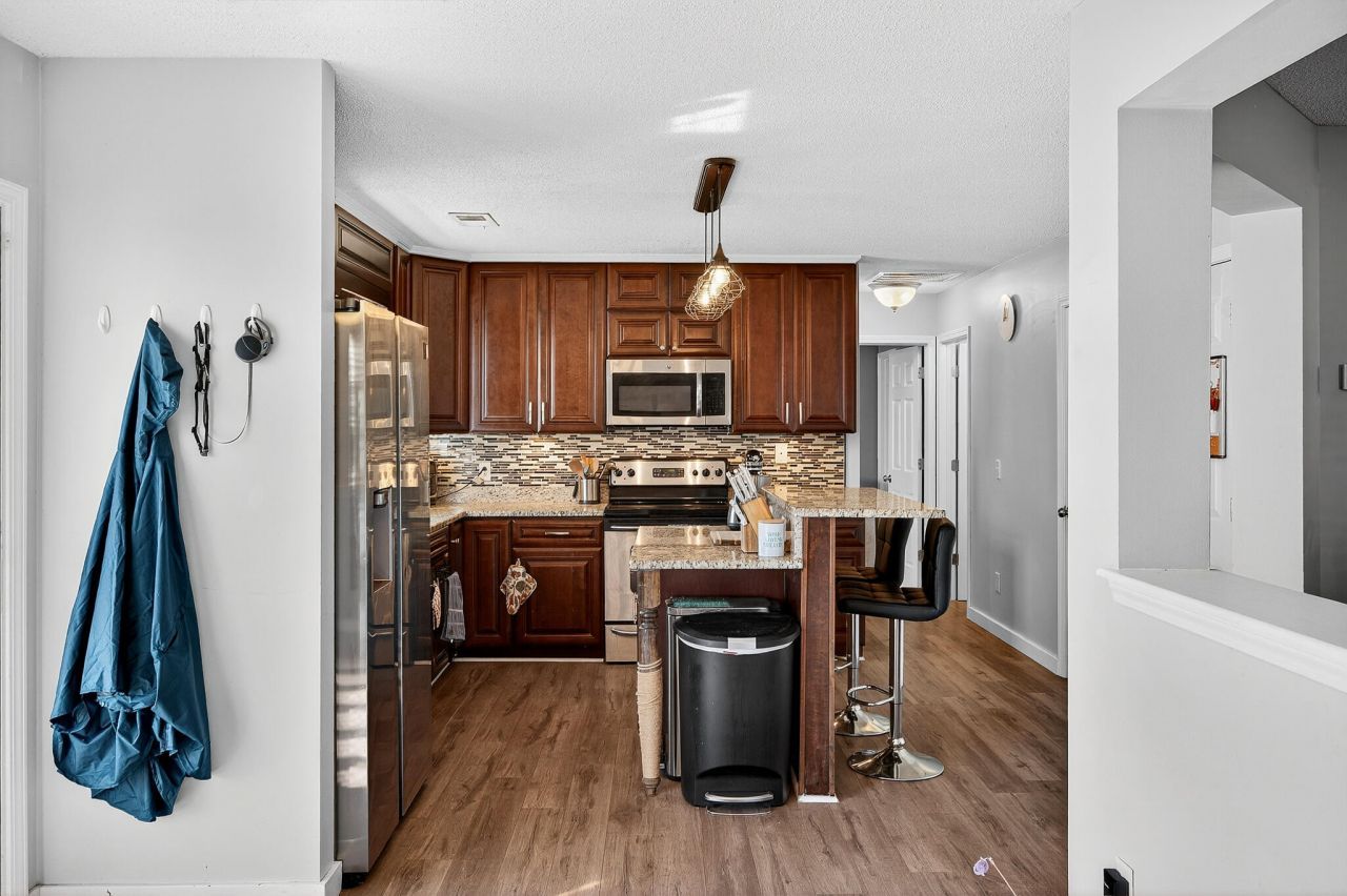 539 Holiday Drive Photo 9