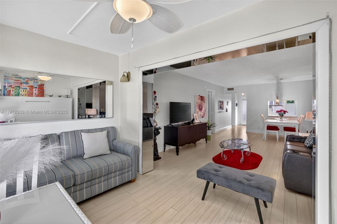 7817 Golf Cir Dr, Unit 305, Margate, FL 33063 Photo