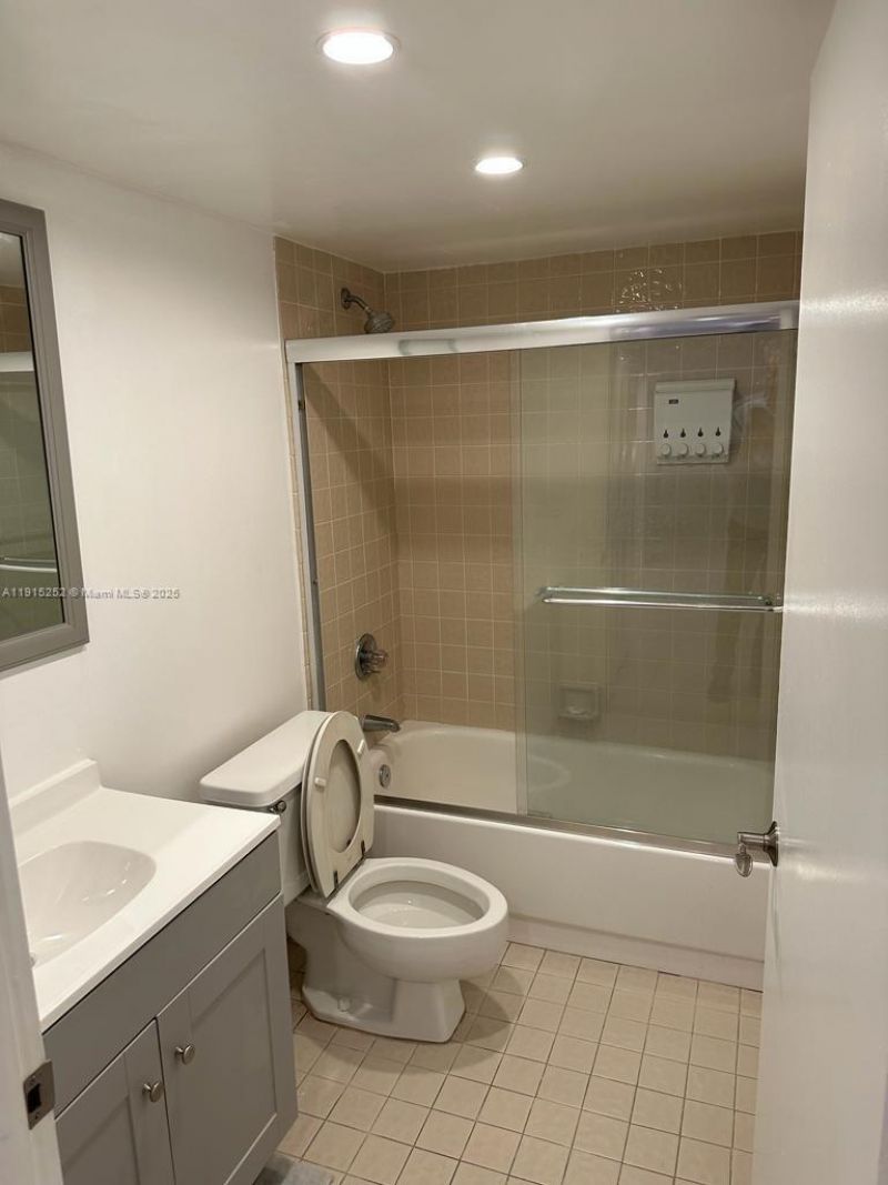 1621 Collins Ave, Unit 505, Miami Beach, FL 33139 Photo