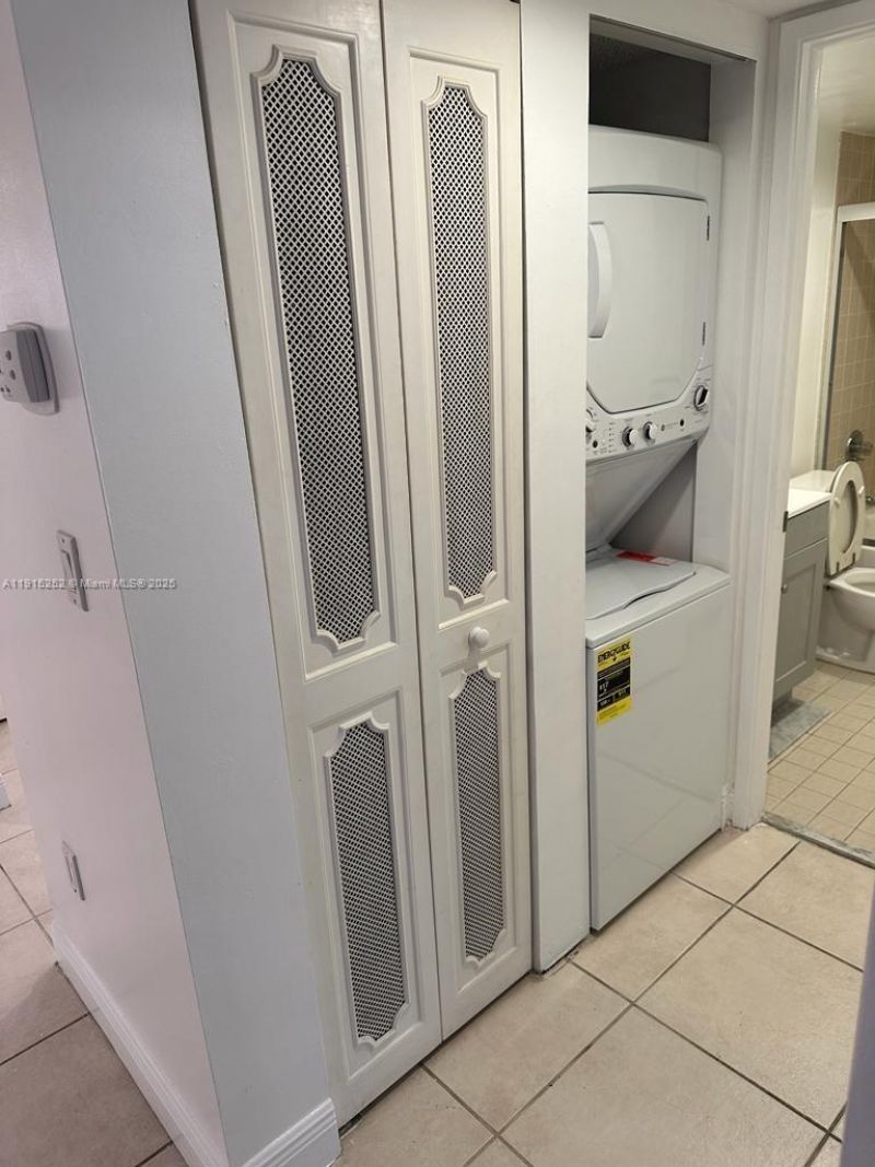 1621 Collins Ave, Unit 505, Miami Beach, FL 33139 Photo