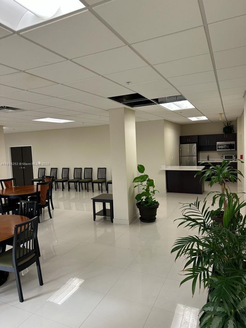 1621 Collins Ave, Unit 505, Miami Beach, FL 33139 Photo