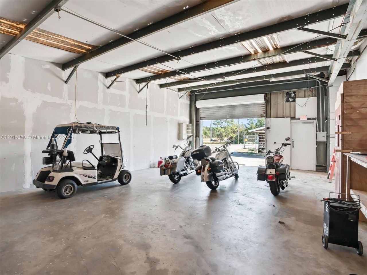 9594 SE Maricamp Road, Ocala, FL 34472 Photo