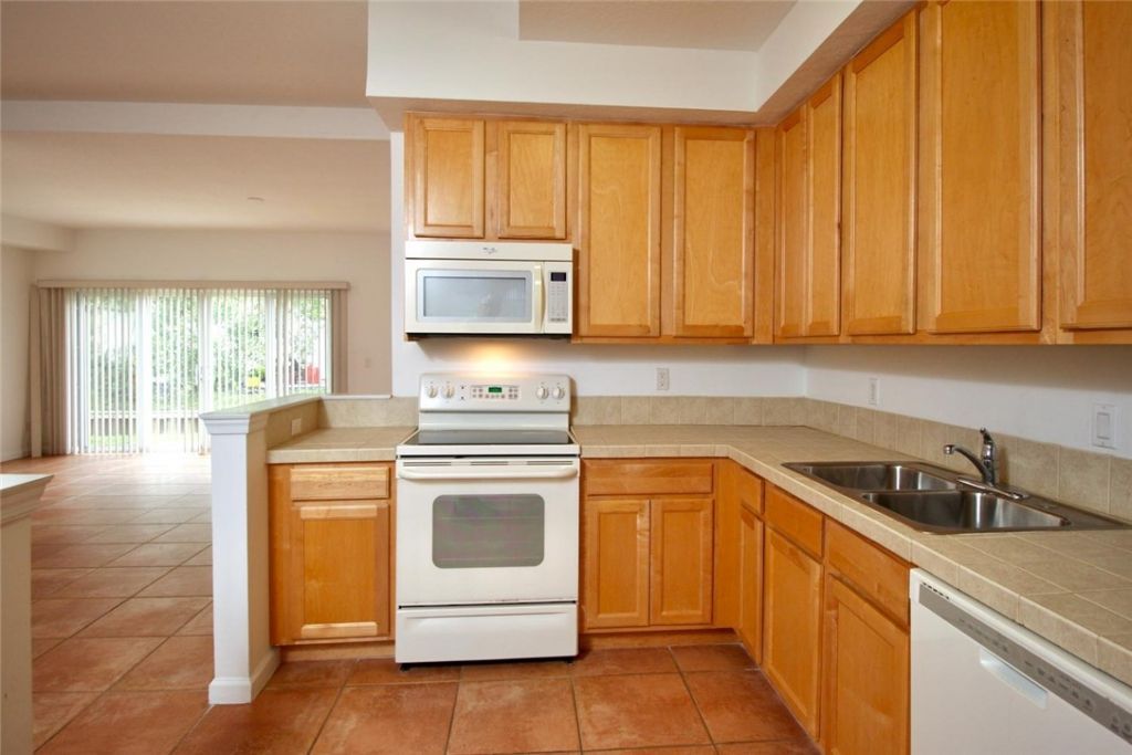 500 7th Square, Unit 102, Vero Beach, FL 32962 Photo