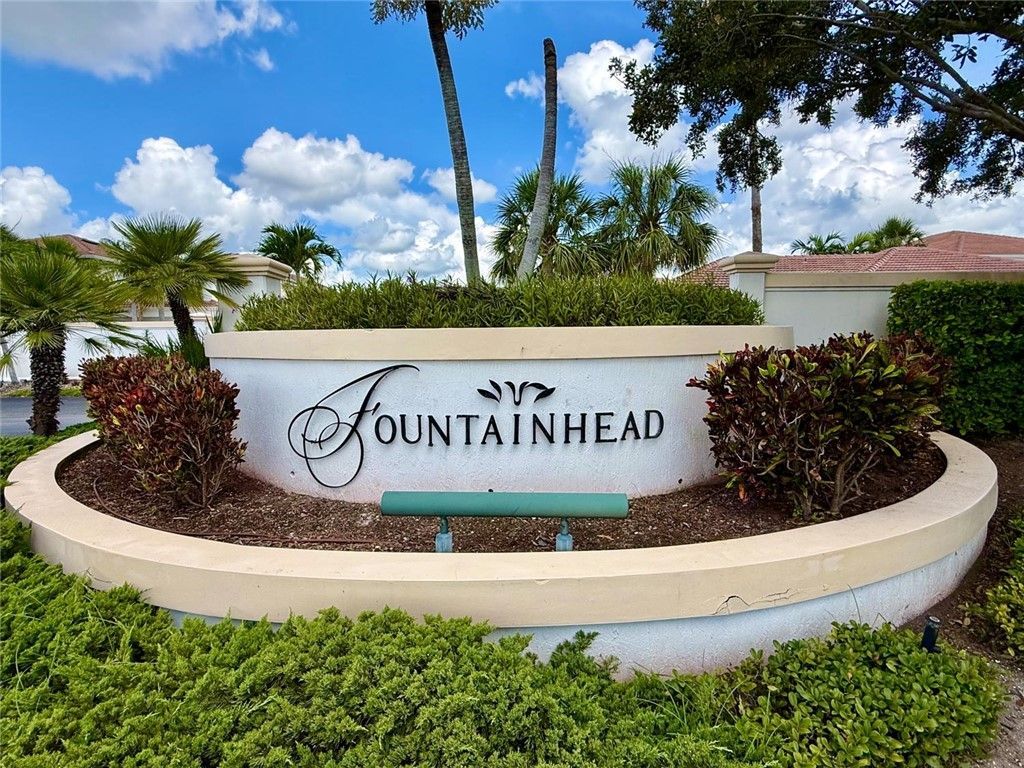 500 7th Square, Unit 102, Vero Beach, FL 32962 Photo