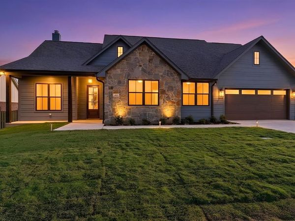 16421 Clearview Drive, Lindale, TX 75771