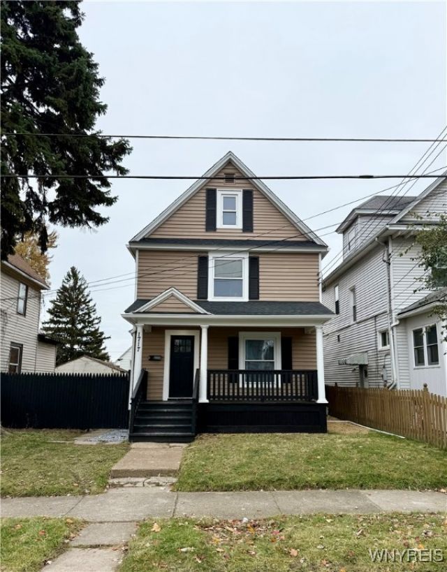 1717 Whitney Avenue, Niagara Falls, NY 14301 Main Photo