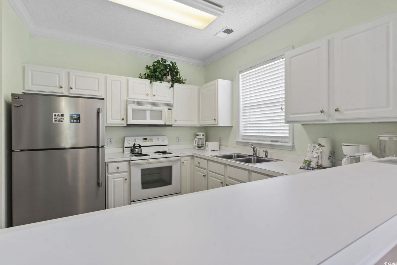 6015 Catalina Dr. Photo 10