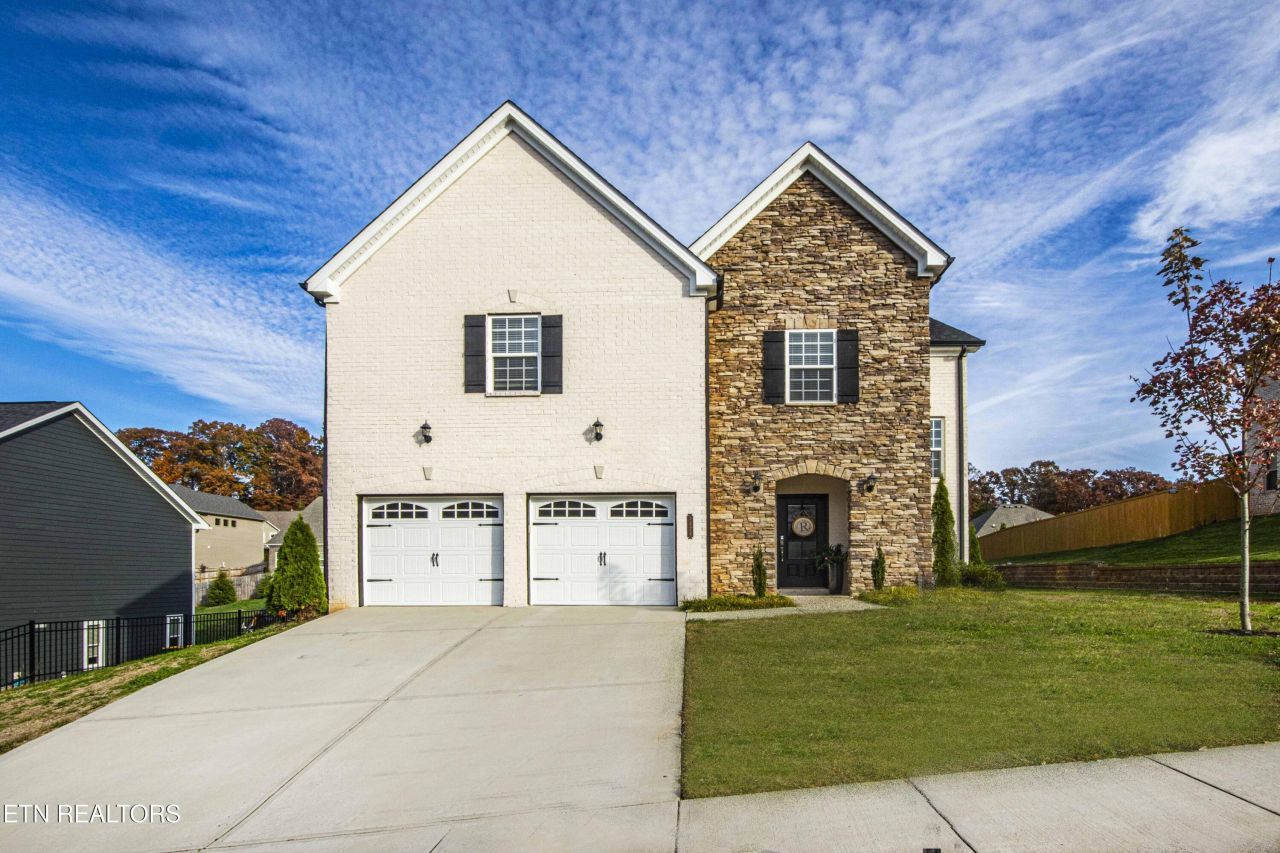 1424 Staffwood Rd, Knoxville, TN 37922 Main Photo