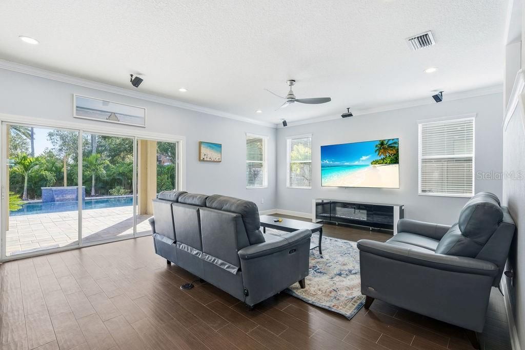 10534 Lake Seminole Terrace, Seminole, FL 33772 Photo