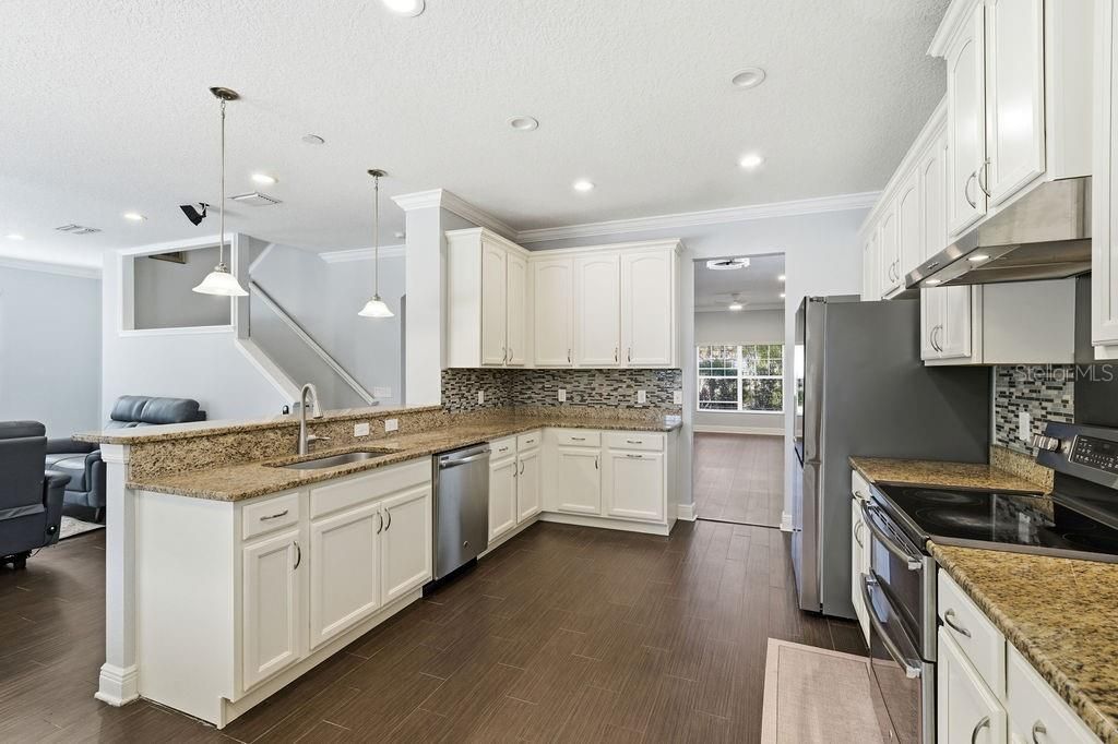 10534 Lake Seminole Terrace, Seminole, FL 33772 Photo