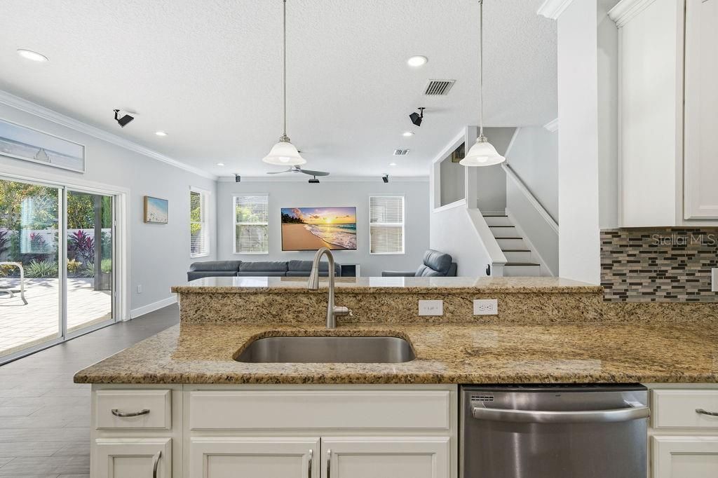 10534 Lake Seminole Terrace, Seminole, FL 33772 Photo