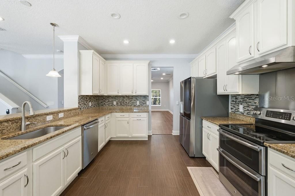 10534 Lake Seminole Terrace, Seminole, FL 33772 Photo