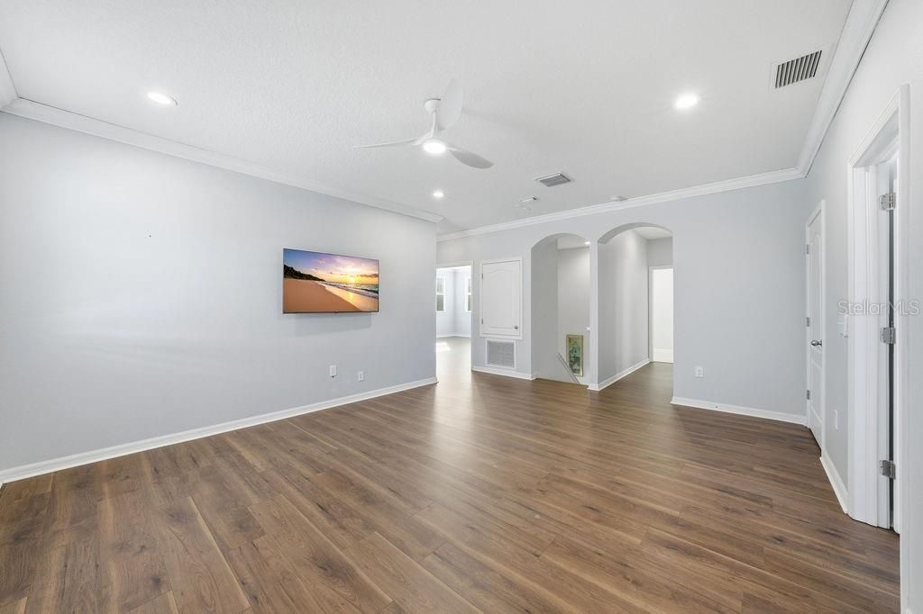 10534 Lake Seminole Terrace, Seminole, FL 33772 Photo