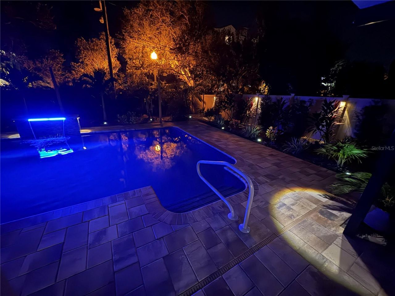 10534 Lake Seminole Terrace, Seminole, FL 33772 Photo