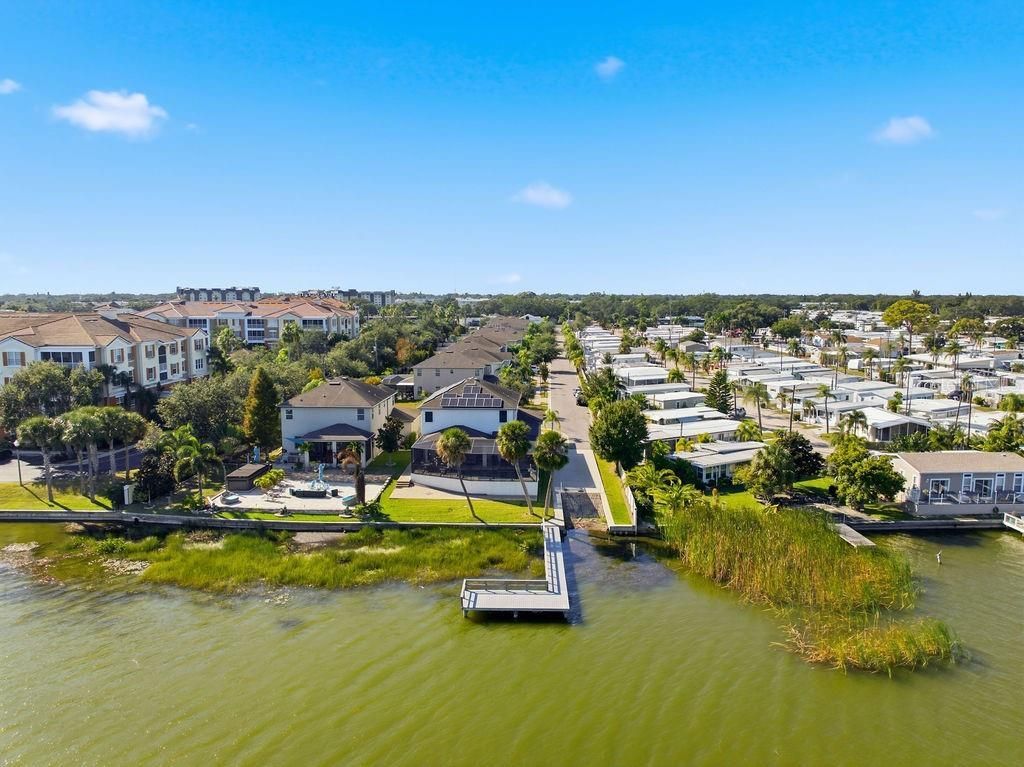 10534 Lake Seminole Terrace, Seminole, FL 33772 Photo